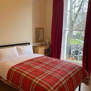 Budget Kamer met een King Size Bed